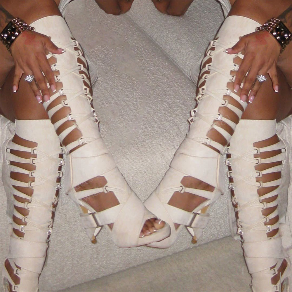 High Knee Heel Boots - Гладиаторские сандалии-ботфорты с вырезами и пряжкой,