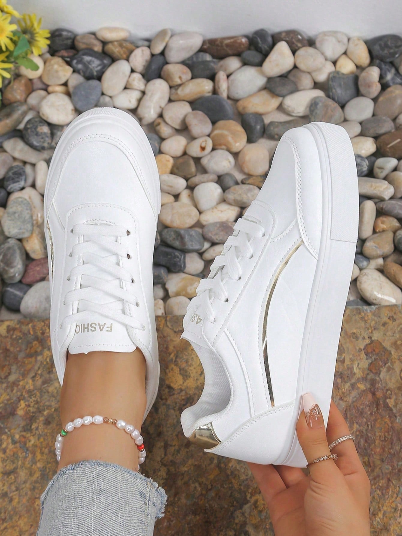 Женские белые повседневные кро – обзор и цена Women'S Shoes Hey Dude